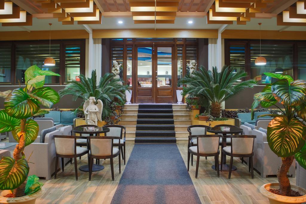 Grand Hotel เอลบาซาน ภายนอก รูปภาพ